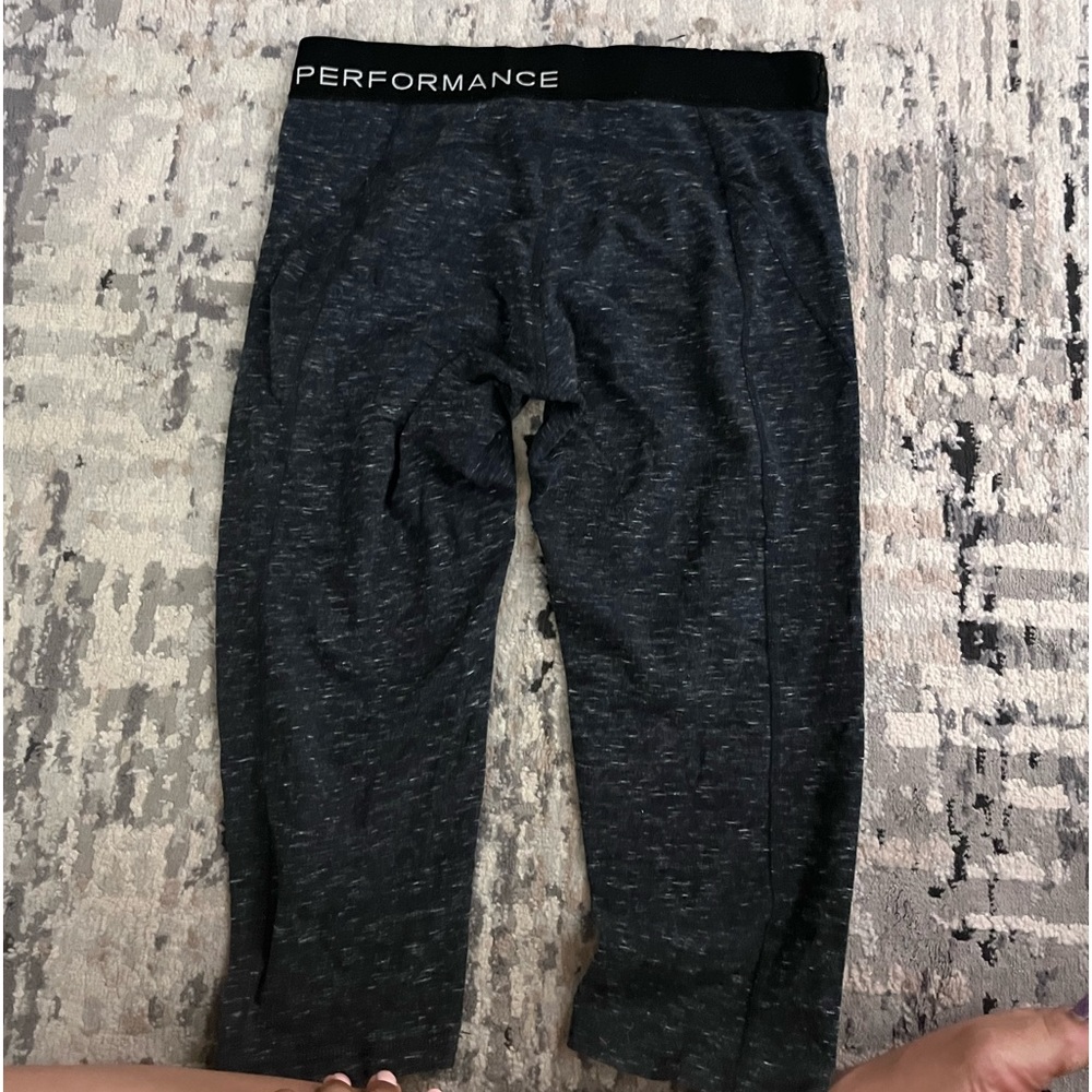 Calvin Klein Capri Leggings - Picture 3 of 7